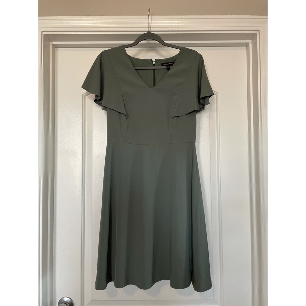 Banana Republic Green Drape Sleeve Dress Size 4